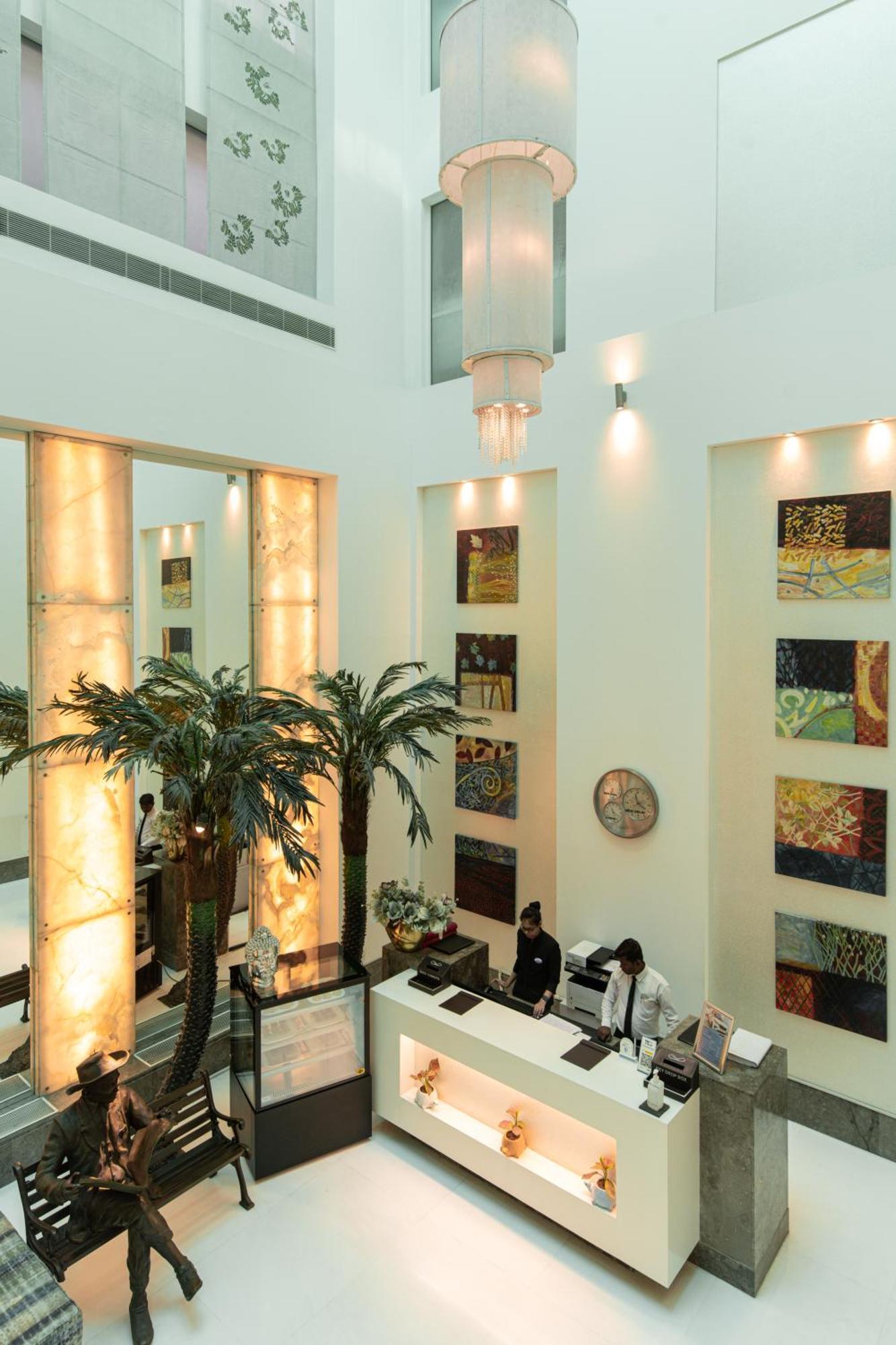The Ashtan Sarovar Portico Nueva Delhi Exterior foto