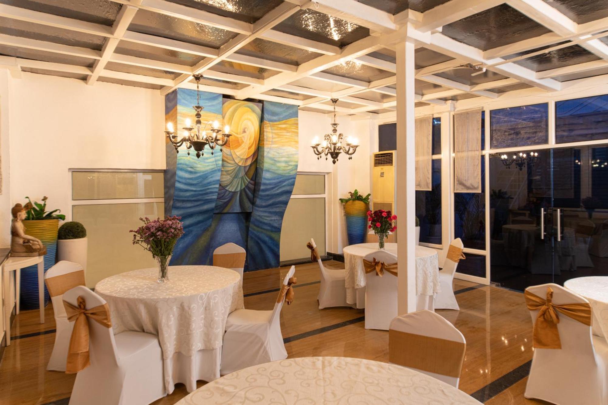 The Ashtan Sarovar Portico Nueva Delhi Exterior foto